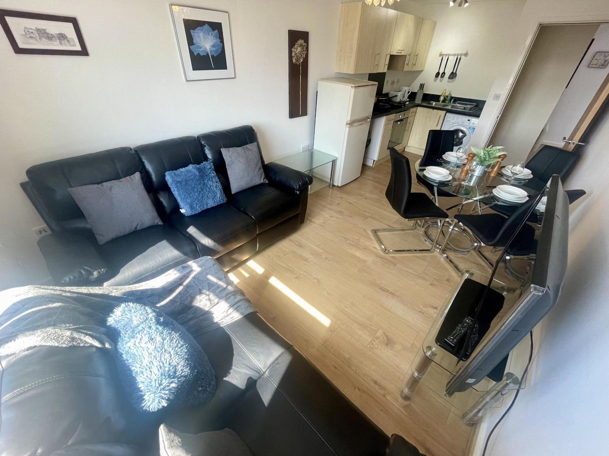 Hk Life Serviced Apartment , City Centre Swindon Kültér fotó